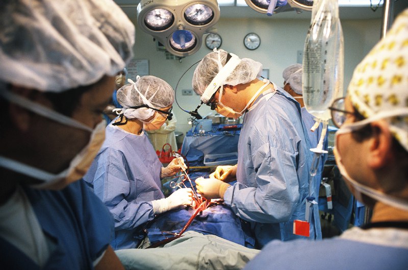 心脏移植新突破：让停跳的心脏“起死回生”两项发表在《新英格兰医学杂志》上的最新研究为心脏移植领域带来了突破性进展